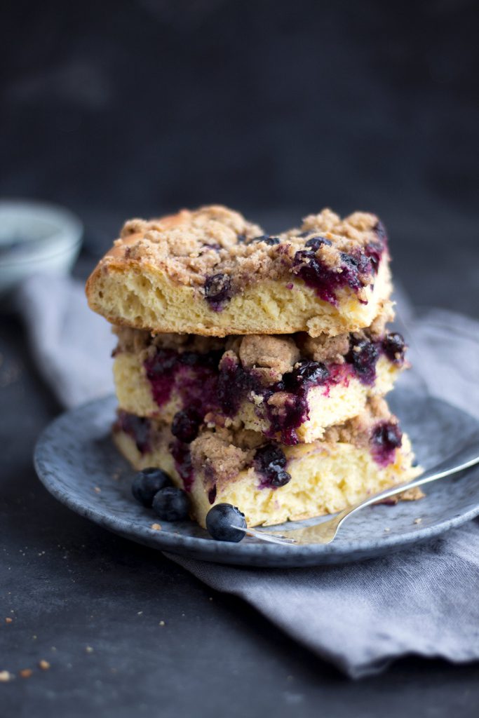 Saftiger Blaubeer Streuselkuchen zum 18. Synchronbacken - Teigliebe