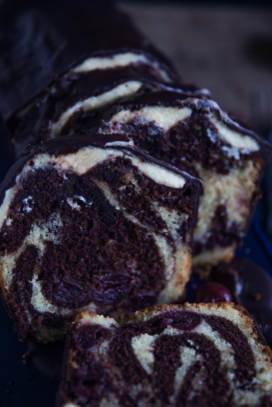 Marmorkuchen mit Kirschen, Schokolade und Buttercreme oder auch ...