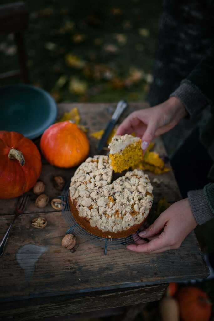 Rezept für veganen Kürbiskuchen mit Streusel