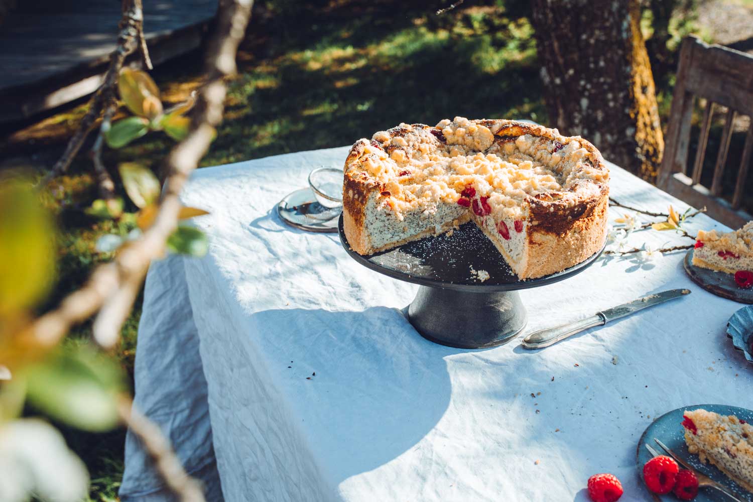 Mohn Käsekuchen mit Himbeeren - Teigliebe Mohn Käsekuchen mit Himbeeren - Teigliebe